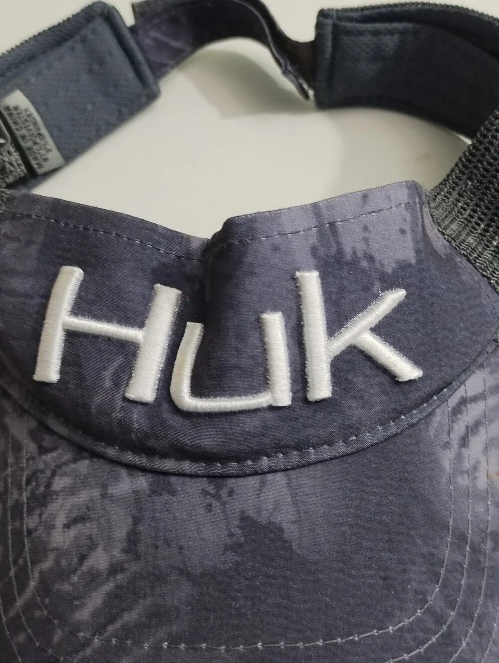 HUK Men's Performance Fishing Visor Gray Mossy Oak Camo Adjustable Strapback
